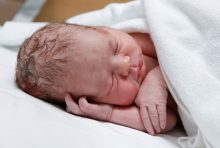 נולד עם מום קשה